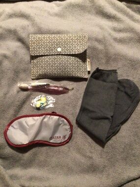 QATAR AIRWAYS amenity kit